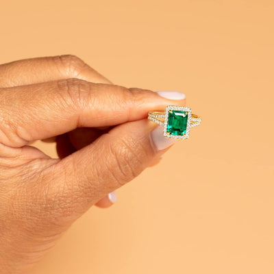 Colombian Emerald and Diamond Ring 14K Gold 2.50 Carats Emerald Cut