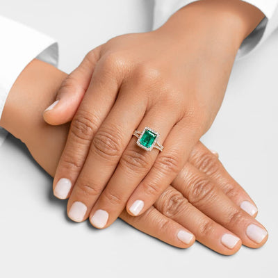 Colombian Emerald and Diamond Ring 14K Gold 2.50 Carats Emerald Cut