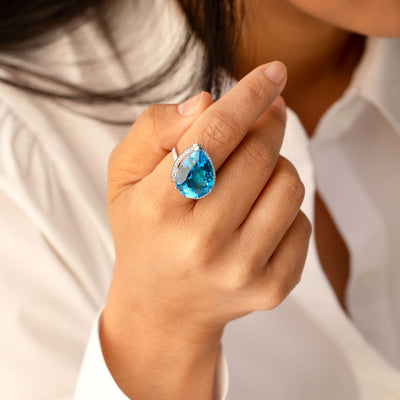 Swiss Blue Topaz Ring 14 Karat White Gold Pear Shape 18 Carats