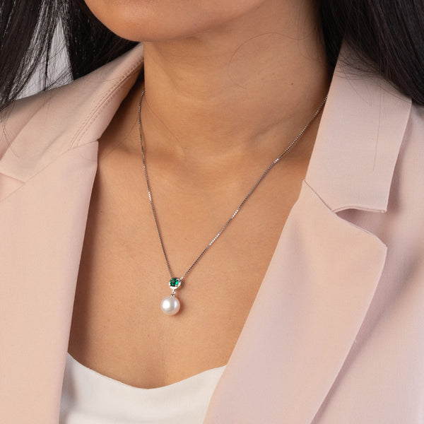 Simple Freshwater Cultured Pearl Birthstone Necklace in Sterling Silver - May Emerald model