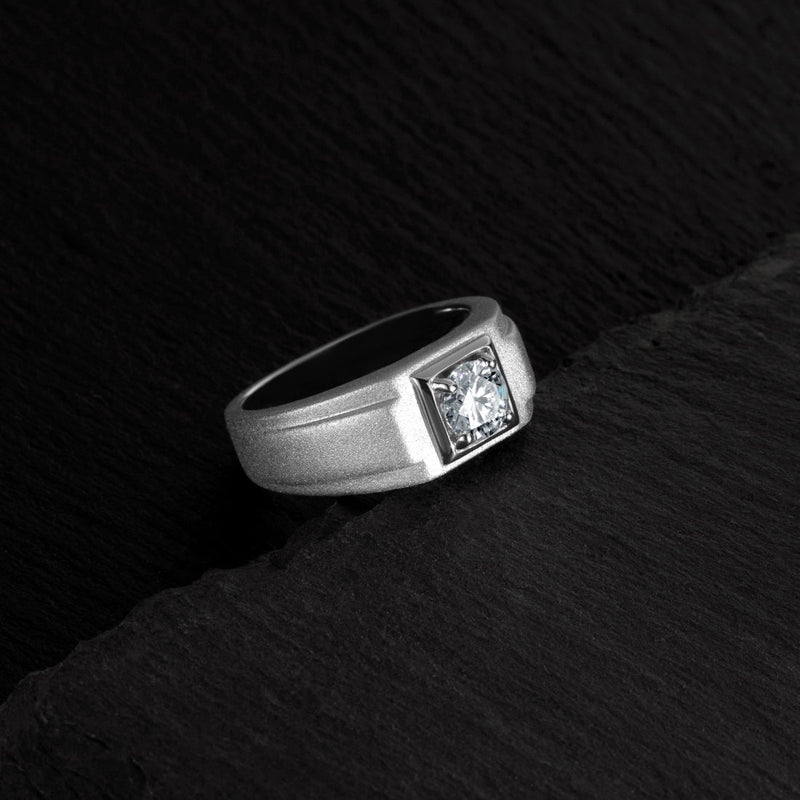 Moissanite Men&