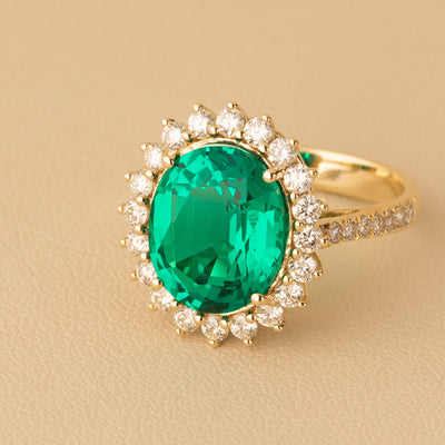 Colombian Emerald and Diamond Ring 14K Gold 4.50 Carats Oval Shape