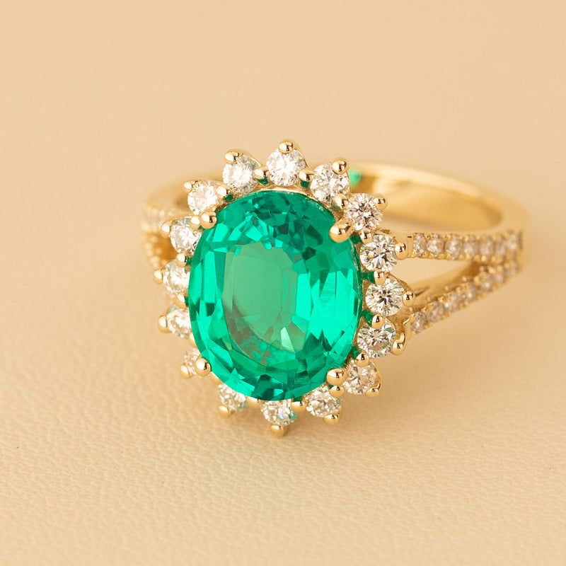 Colombian Emerald and Diamond Ring 14K Gold 3.50 Carats Oval Shape