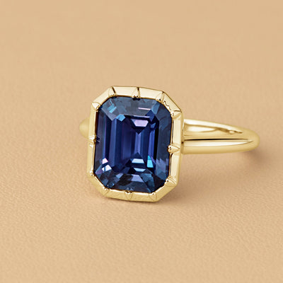 Peora Alexandrite 5.25 Carats Emerald Cut Ring 14K Yellow Gold