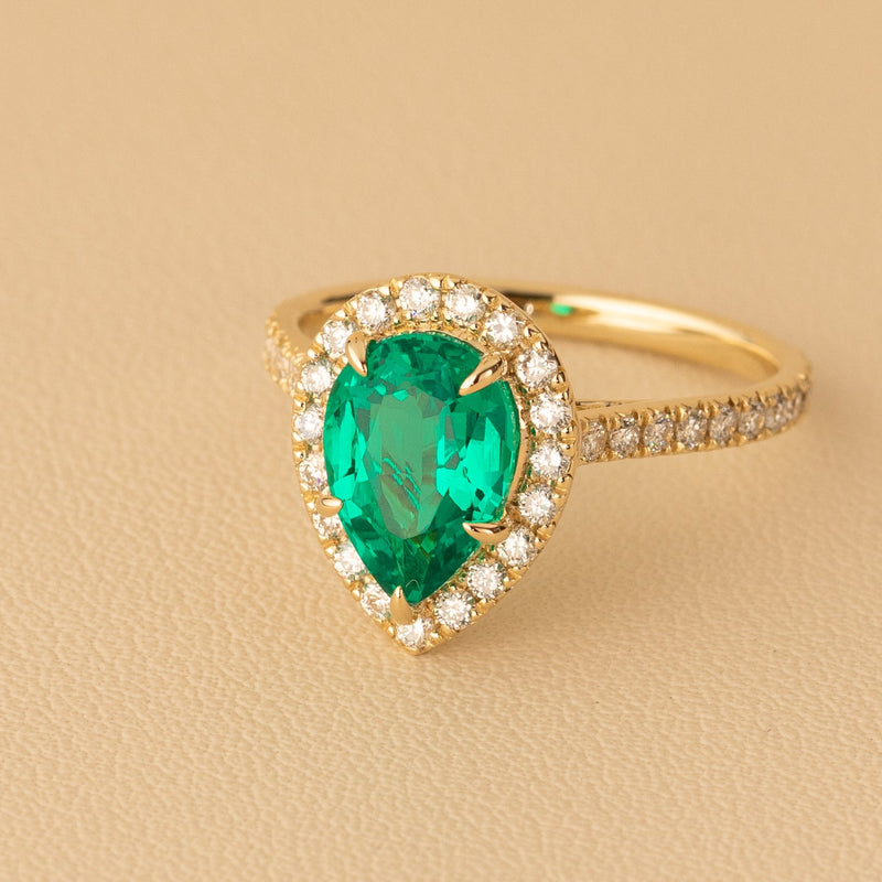 Peora Colombian Emerald Ring Pear Shape 14K Yellow Gold with Diamonds